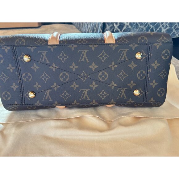 LOUIS VUITTON Monogram Soufflot MM - Picture 12 of 14